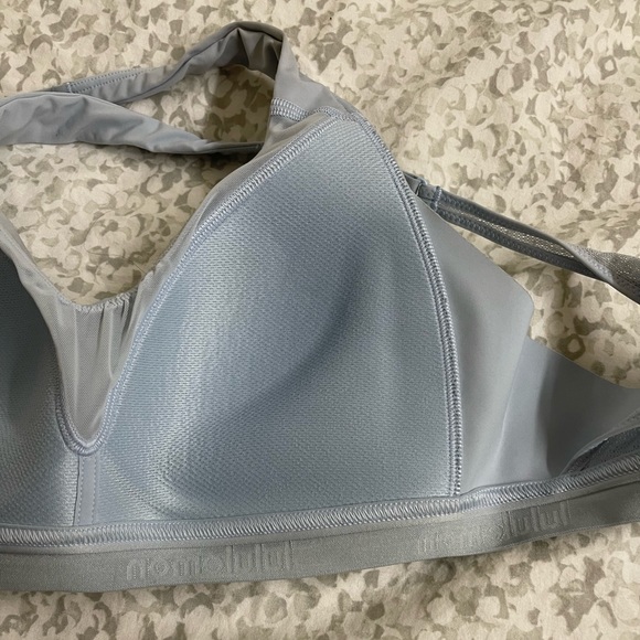 Light blue lulu lemon sports bra - Picture 4 of 4
